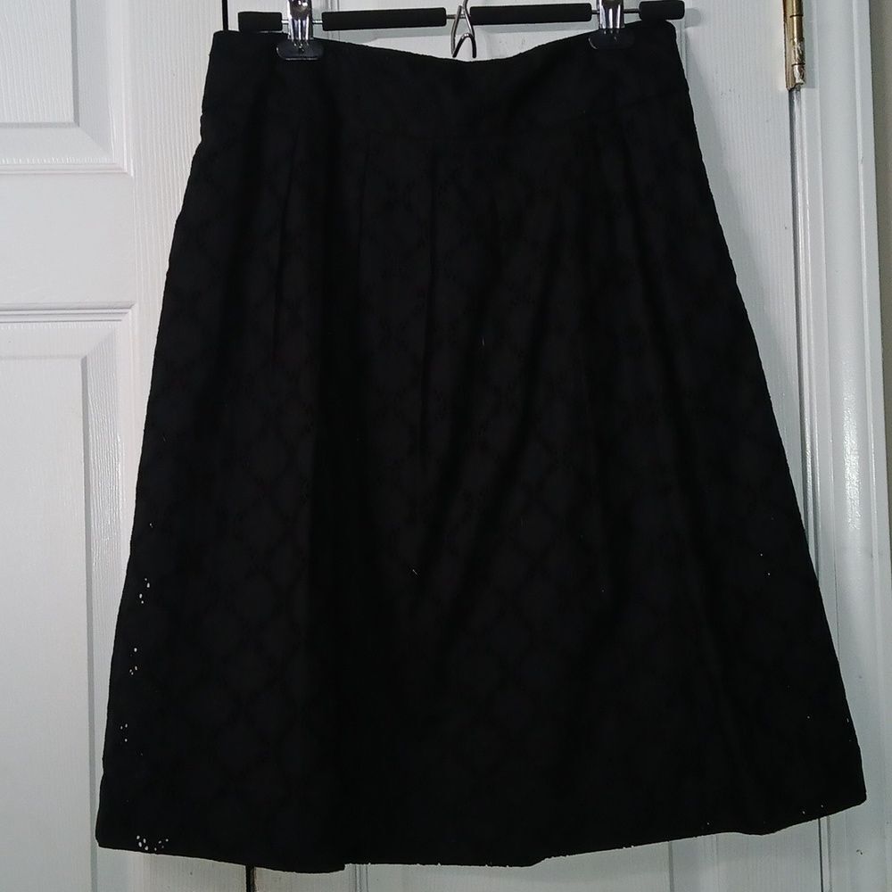 Ann Taylor Loft black eyelet pleated skirt Sz 6 NWOT